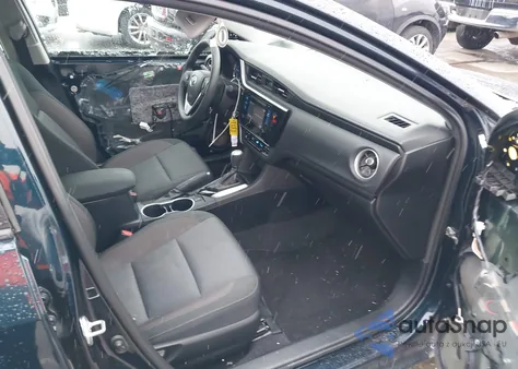 2018 Toyota Corolla Le z USA, uszkodzony, nr VIN 2T1BURHE8JC117463